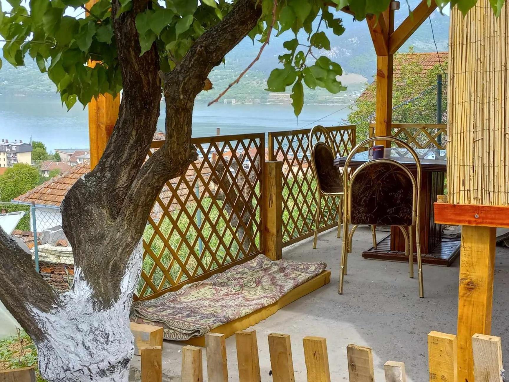Apartman Sani Donji Milanovac Esterno foto